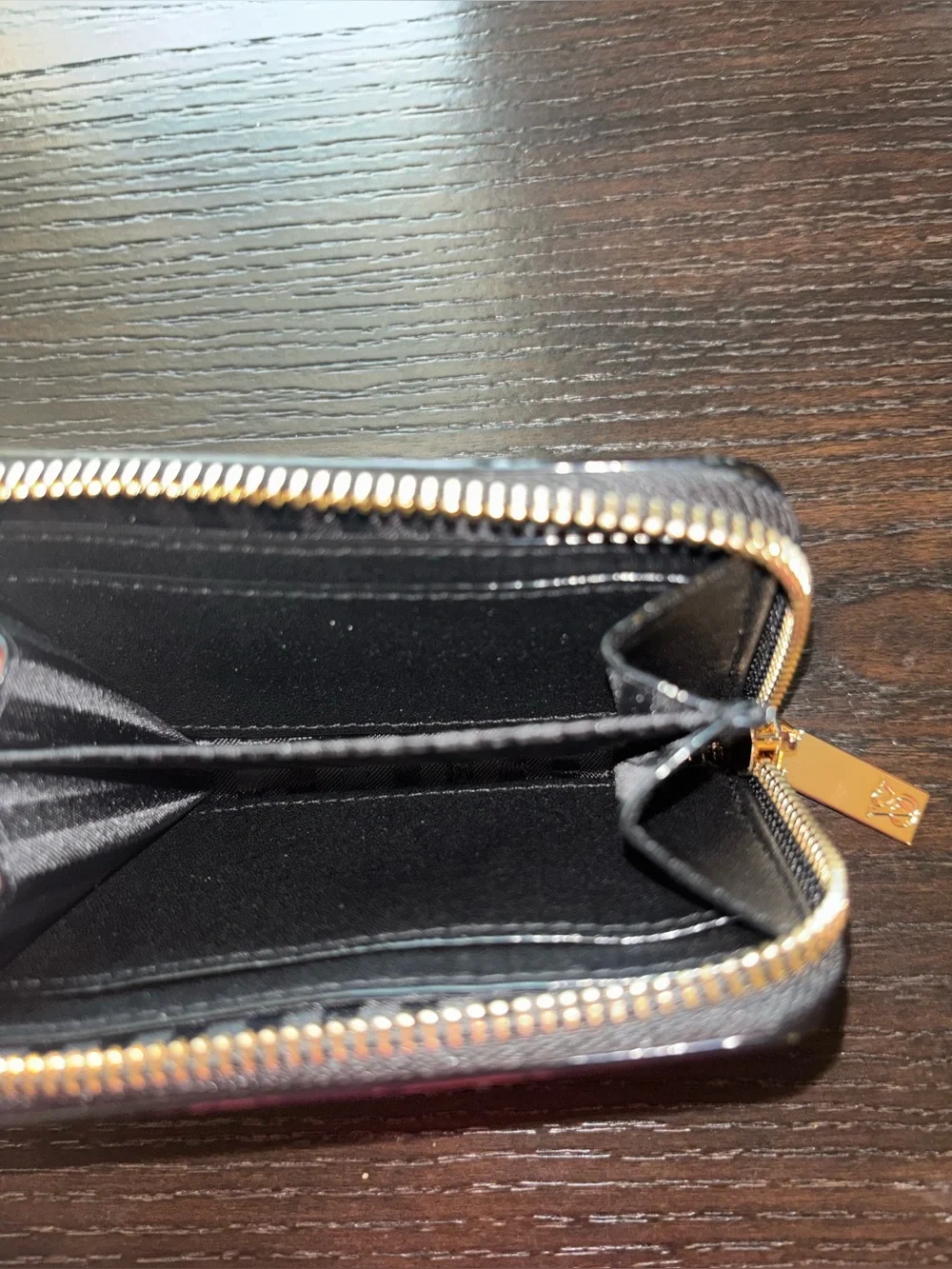 New Victoria’s Secret Wallet in Leopard Print Zip Card Wallet - Gold Hardware - Picture 3 of 4